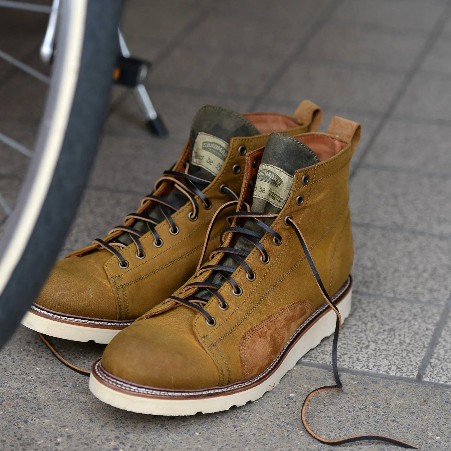 Skyliner x Fleurs de Bagne