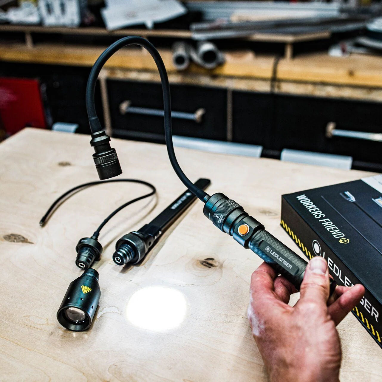 Workers Friend 4x1 Lampe