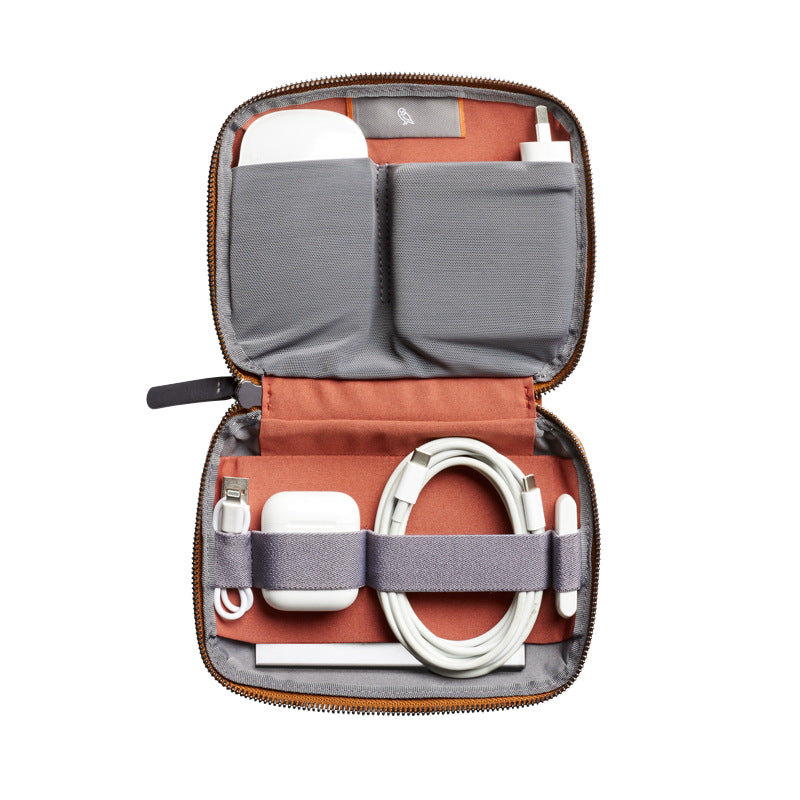 Bellroy Tech Kit Compact - Bronze inside