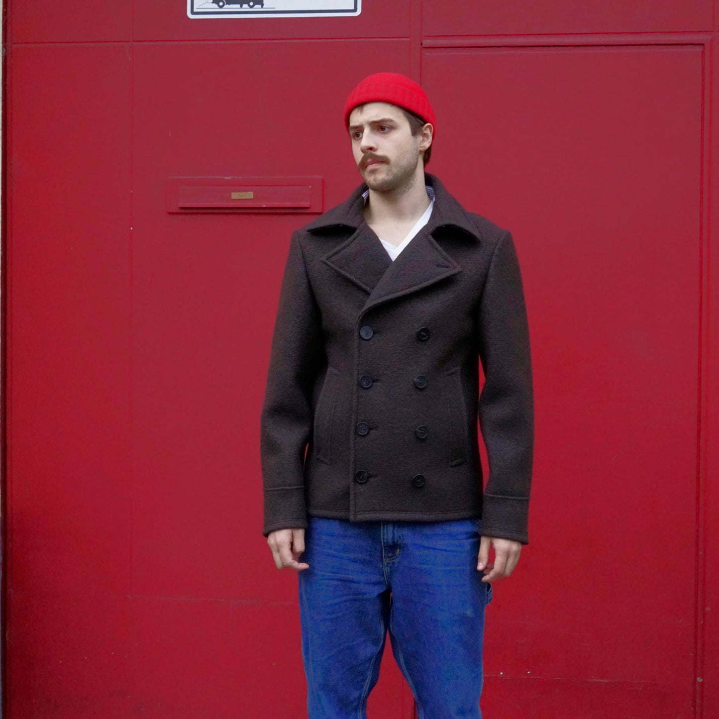 M02 Kurze Cabanjacke aus Wolle - Braun