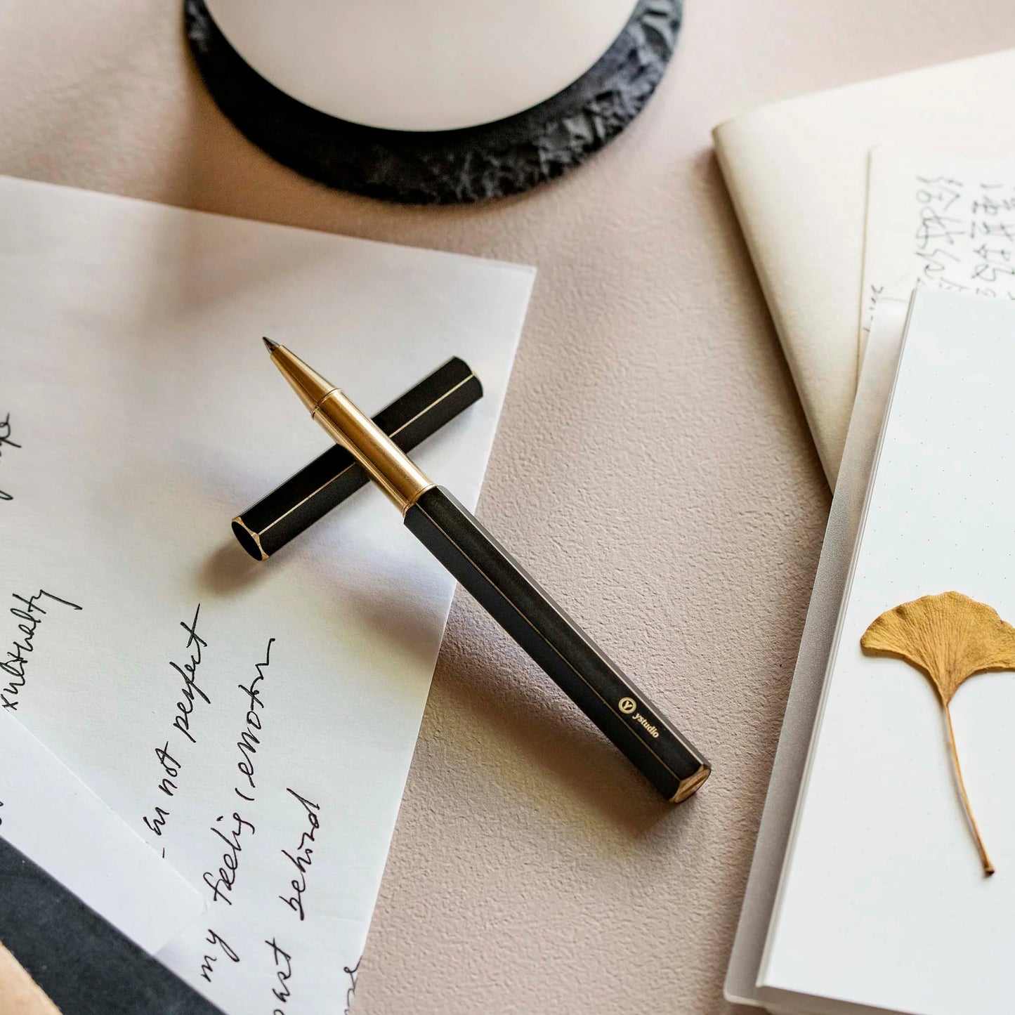 Klassischer Revolve Rollerball-Stift – Schwarz