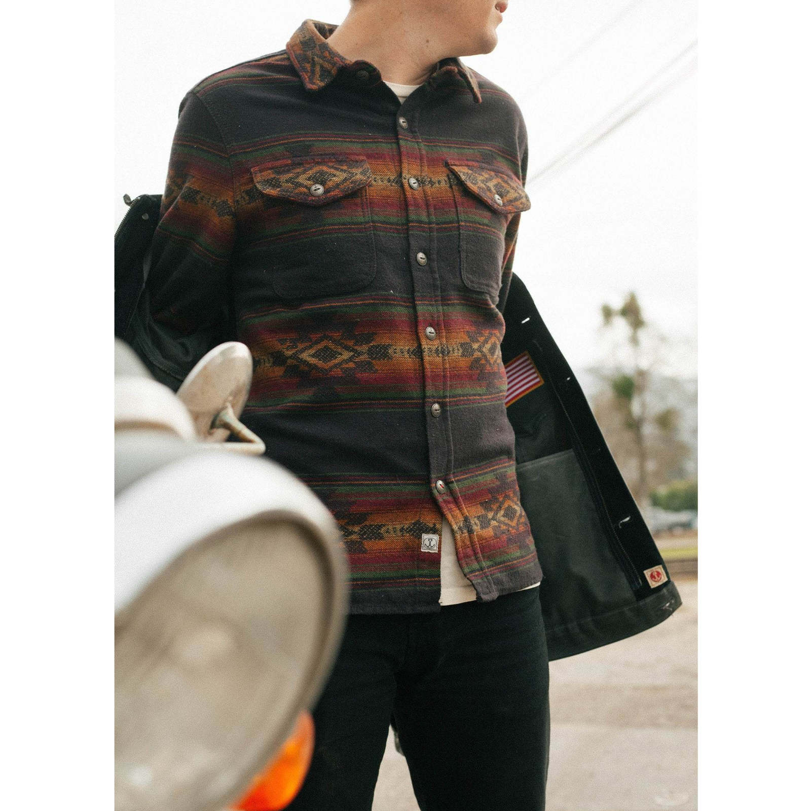 iron and resin Klamath Shirt - Black