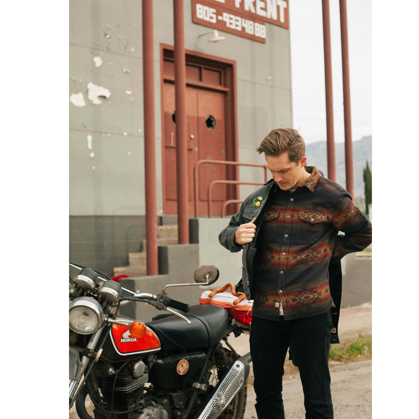 iron and resin Klamath Shirt - Black