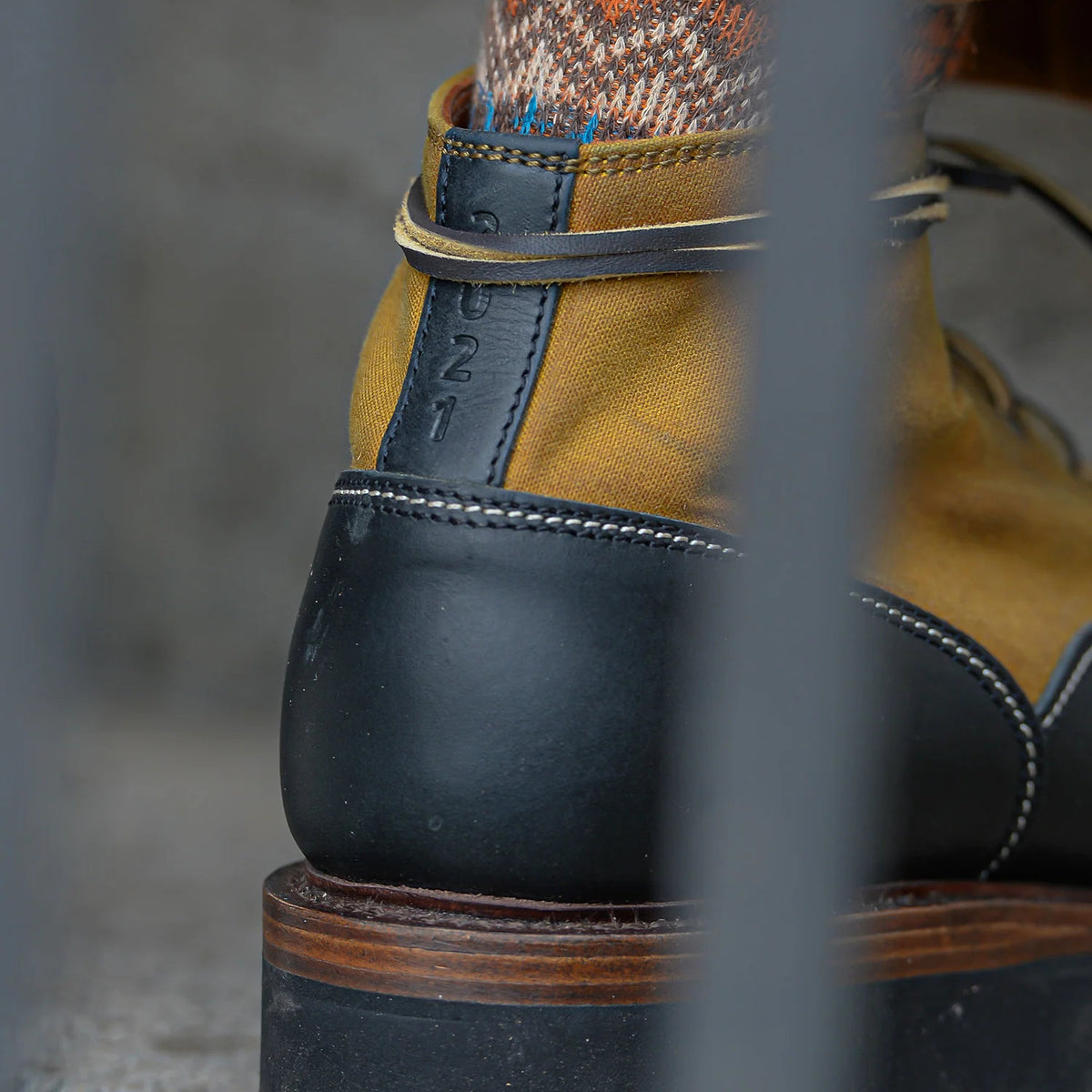 Prisoner Schwarz – Gold Waxed