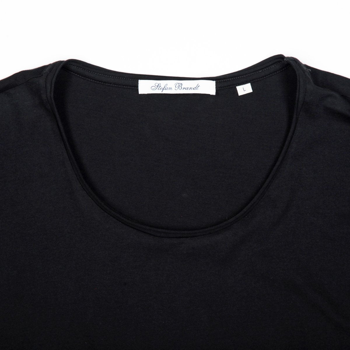 Elia 50 Negro - crew neck, open edges - L'Atelier 